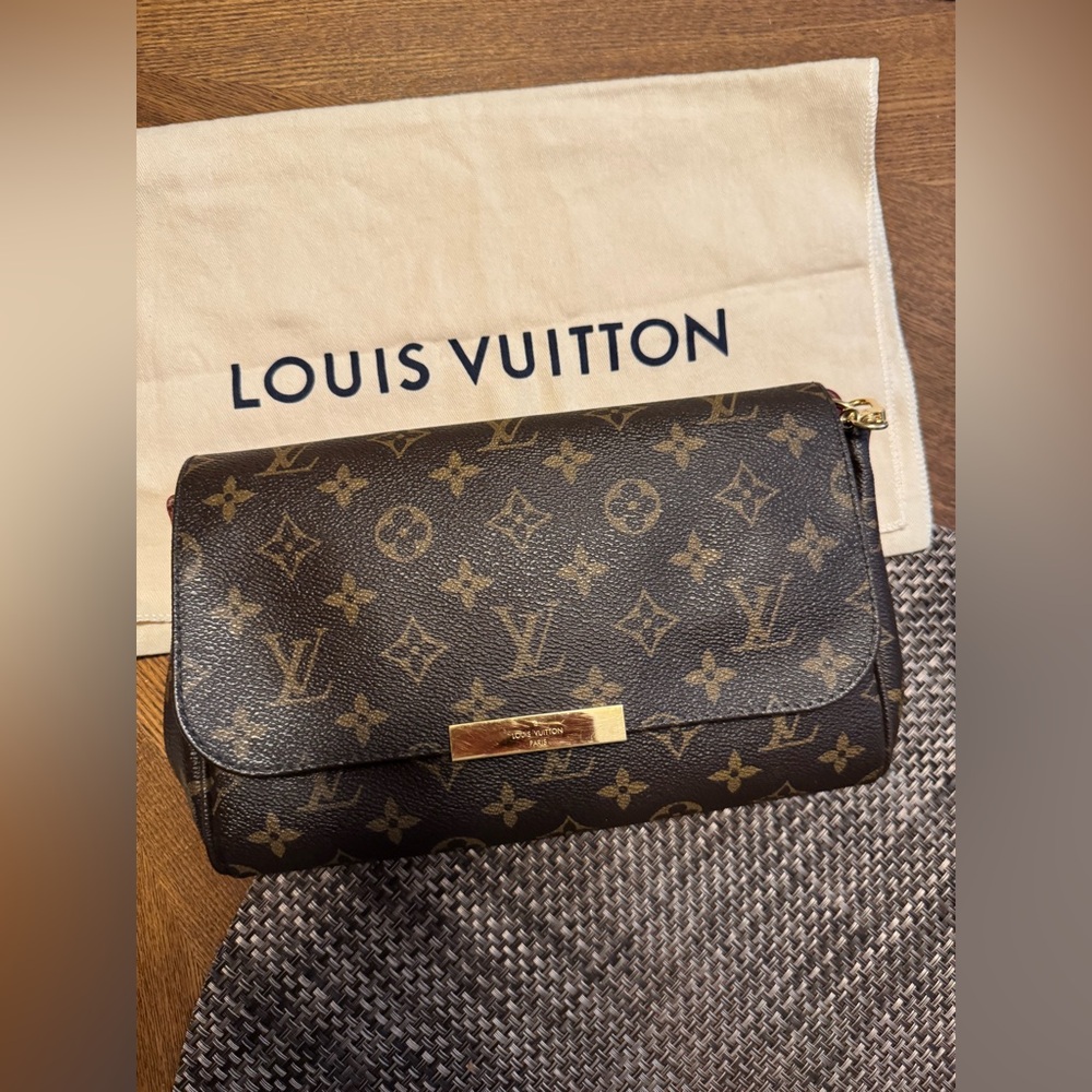 AUTHENTIC Louis Vuitton Favorite MM Brown Canvas Shoulder Bag